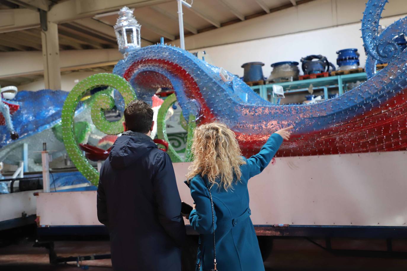 Fotos: Las carrozas de la Cabalgata de Reyes ya están listas para salir en Burgos