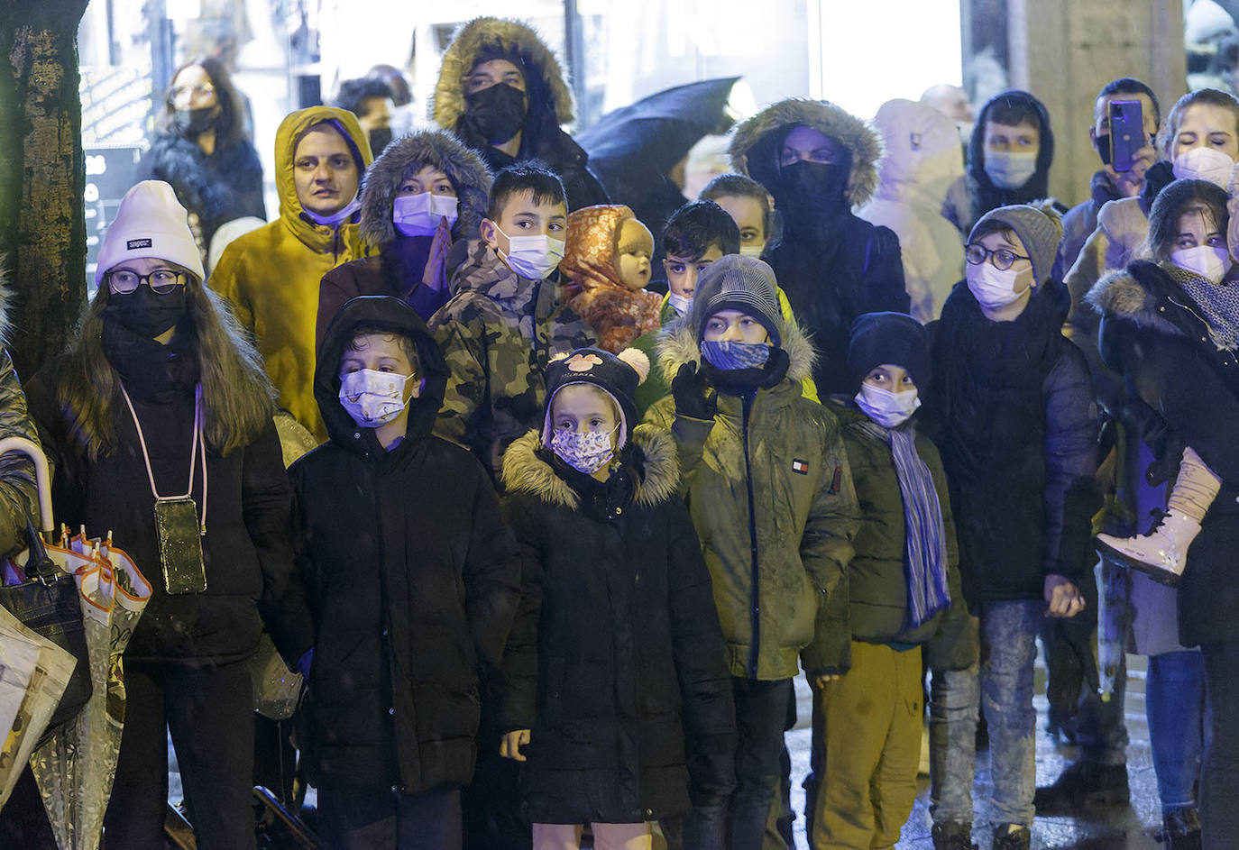 Fotos: Ilusión, frío y mascarillas para recibir a los Reyes Magos