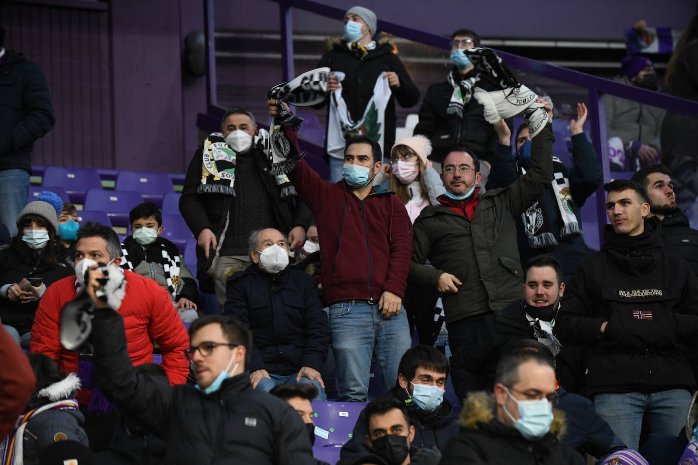 Centenares de aficionados del Burgos CF se hicieron notar en Valladolid.