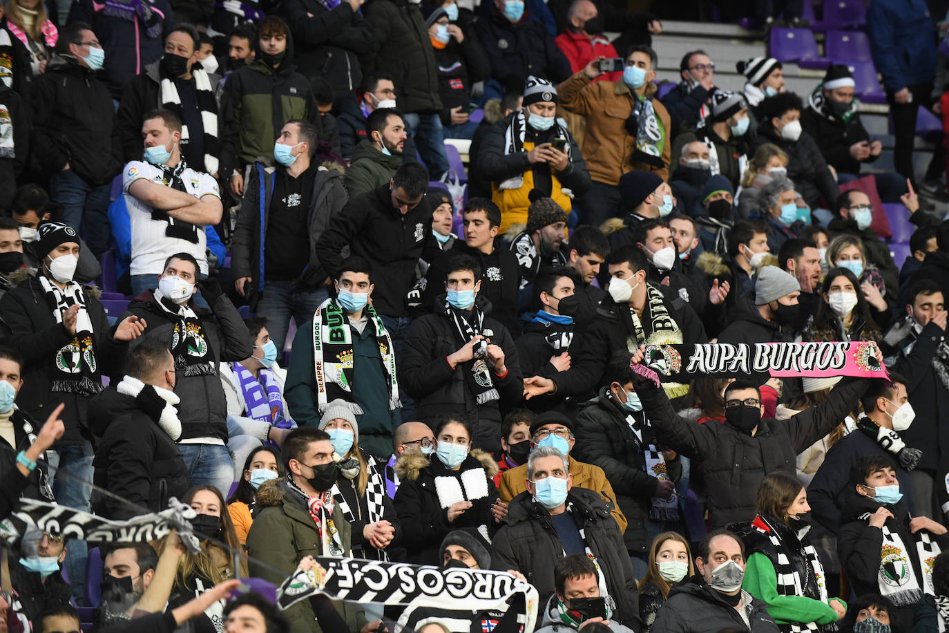 Centenares de aficionados del Burgos CF se hicieron notar en Valladolid.