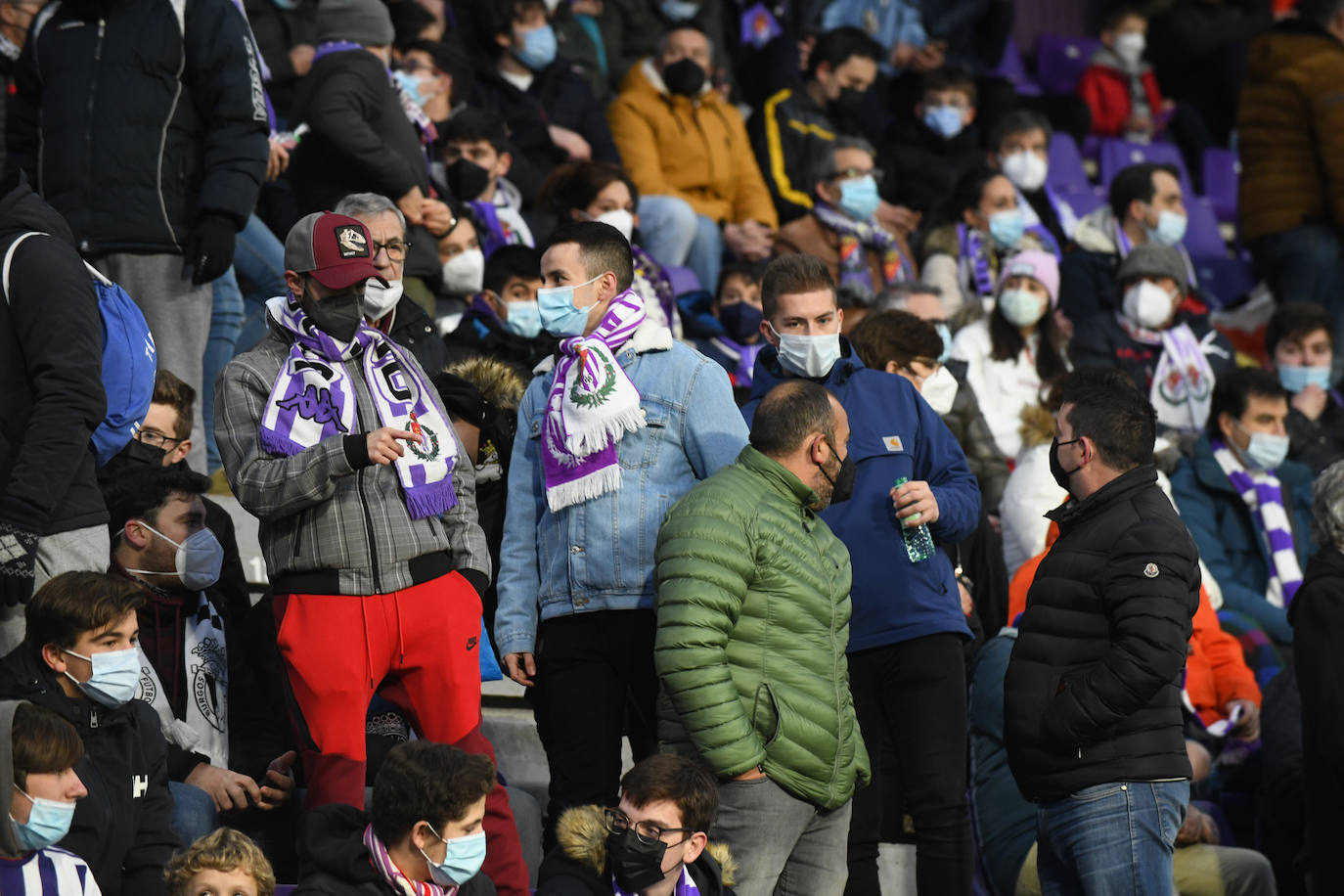 Centenares de aficionados del Burgos CF se hicieron notar en Valladolid.