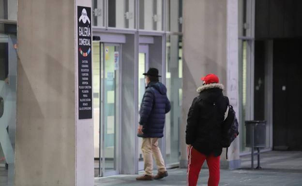 Uno de los accesos al hospital Universitario de Burgos.