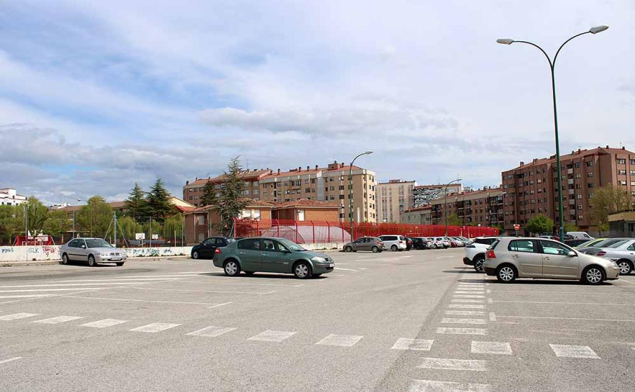 El aparcamiento disuasorio de Las Torres cuenta con unas 600 plazas. 