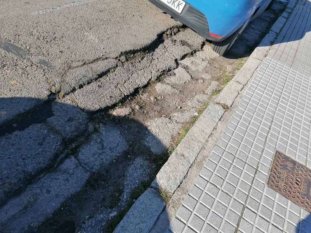 Fotos: Los vecinos de la Barriada de los Ríos reivindican mejoras para este barrio de Burgos