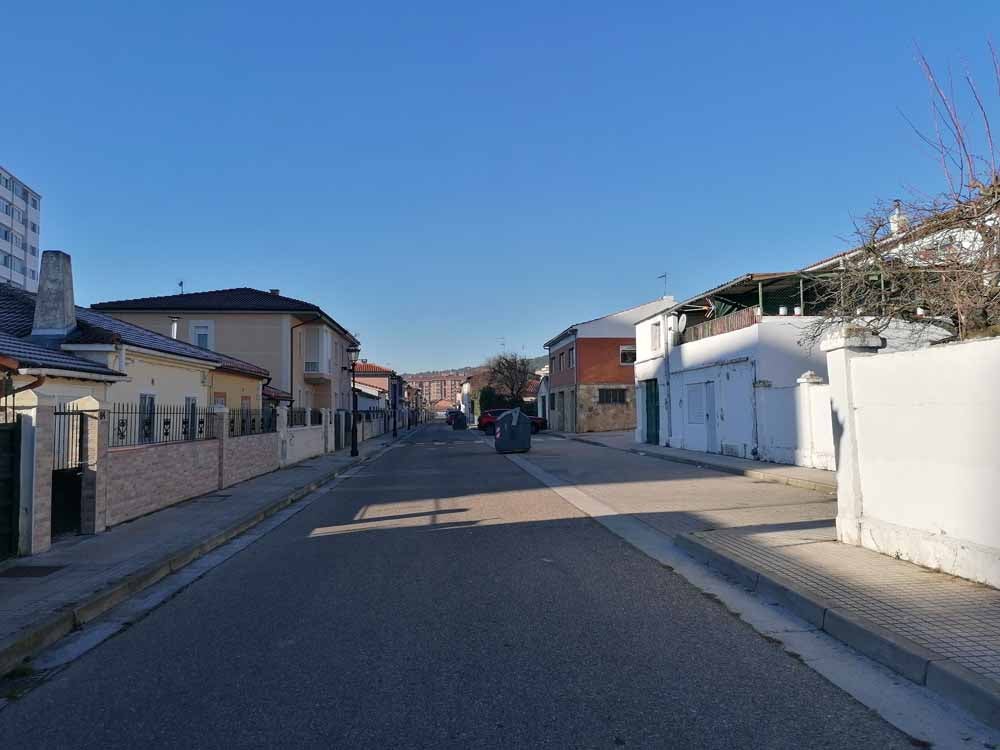 Fotos: Los vecinos de la Barriada de los Ríos reivindican mejoras para este barrio de Burgos