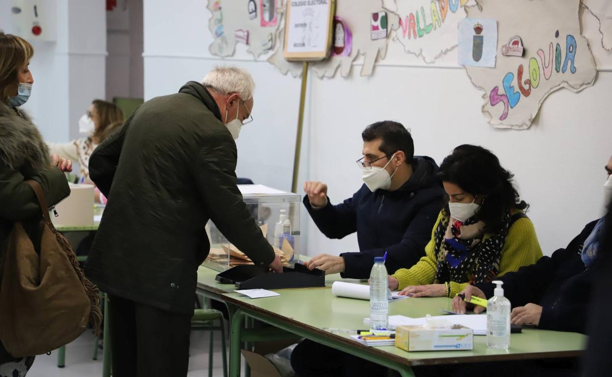 El PSOE mantiene su hegemonía en las tres grandes ciudades. 