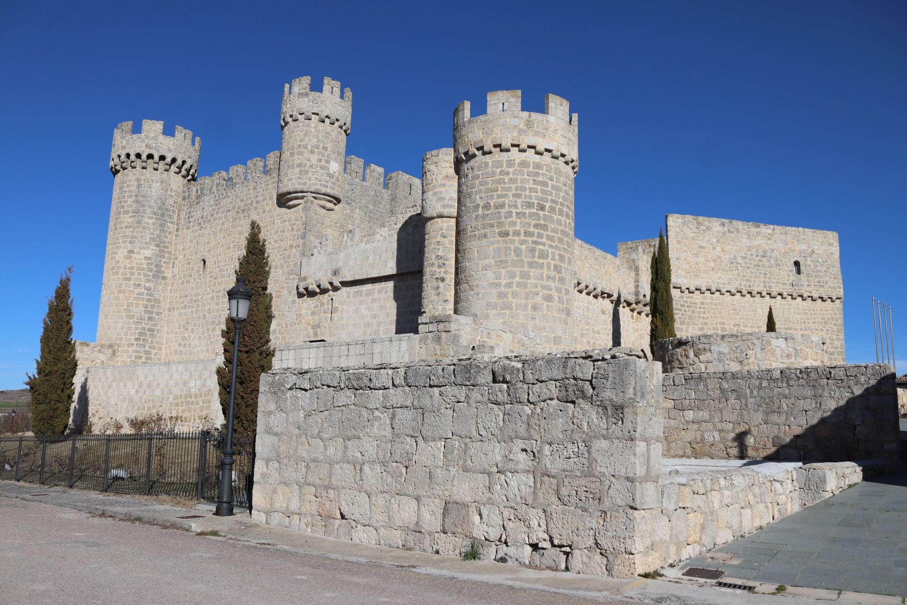 Castillo de Olmillos de Sasamón.