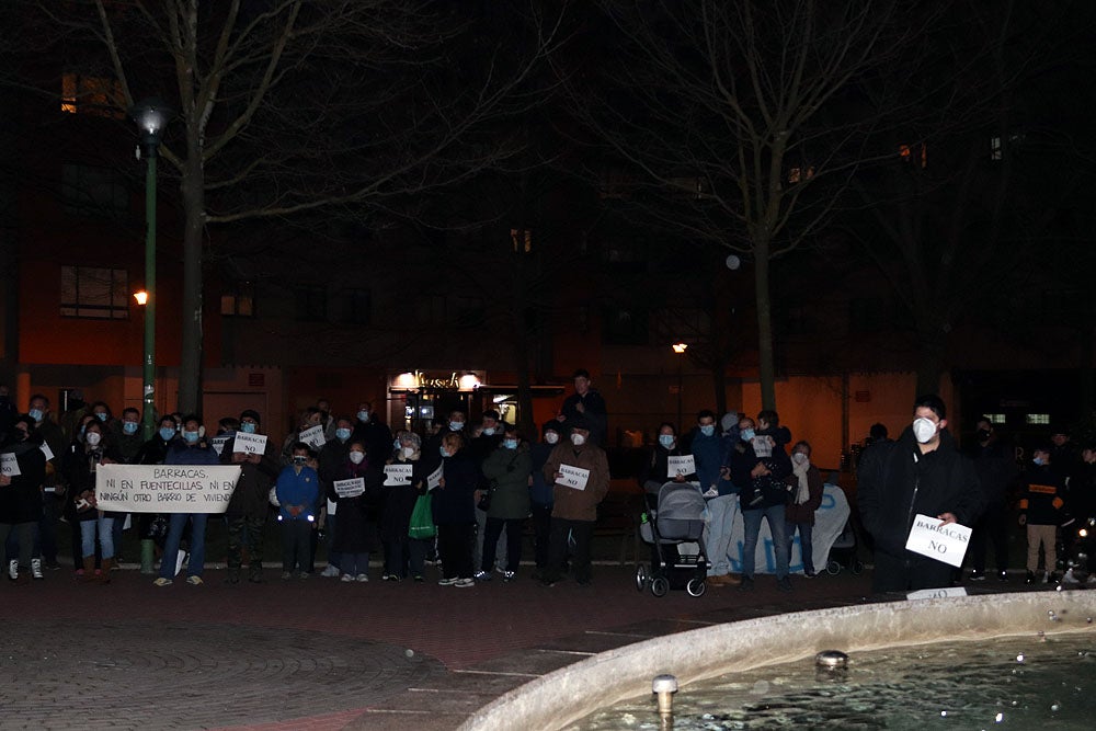 Fotos: Los vecinos de Fuentecillas protestan contra las barracas