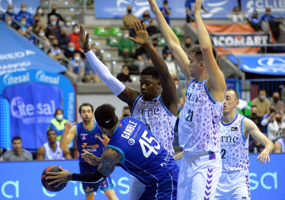 Fotos: El Hereda San Pablo Burgos gana un partido vital