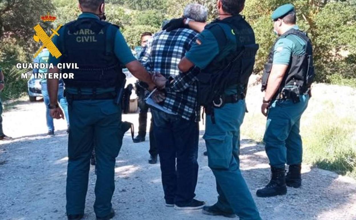 Detención del presunto secuestrador que mantuvo retenida a su pareja cuatro días en la Ribera del Duero el pasado verano.