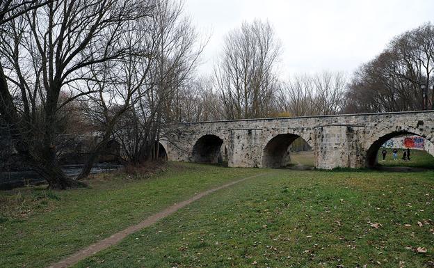 Denuncian el deterioro del Puente Malatos, con dovelas desprendidas y fragmentos en riesgo de caída