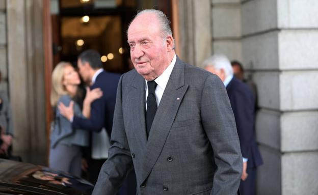 Juan Carlos I durante el funeral de Rubalcaba en 2019. 