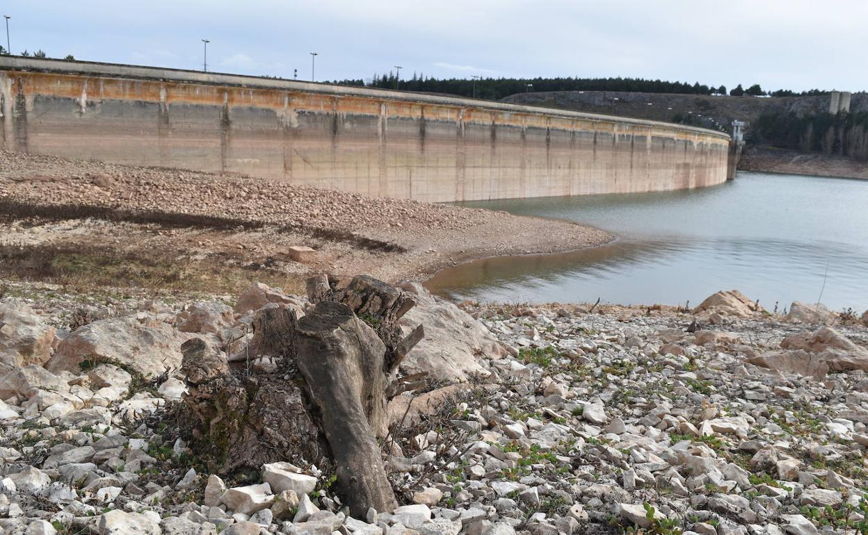 Estado actual del embalse de Aguilar de Campoo.