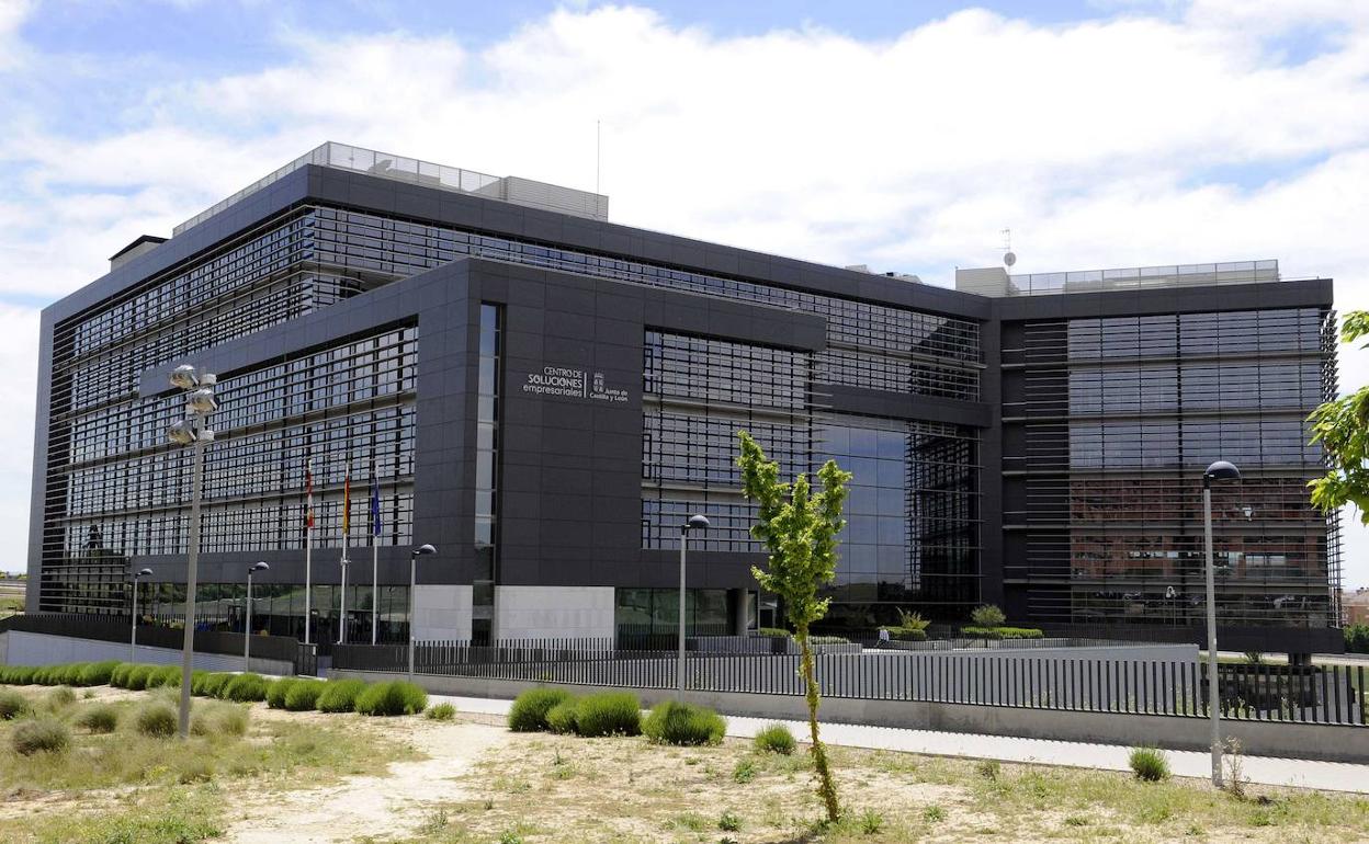 Edificio de Soluciones Empresariales en Arroyo de la Encomienda. 