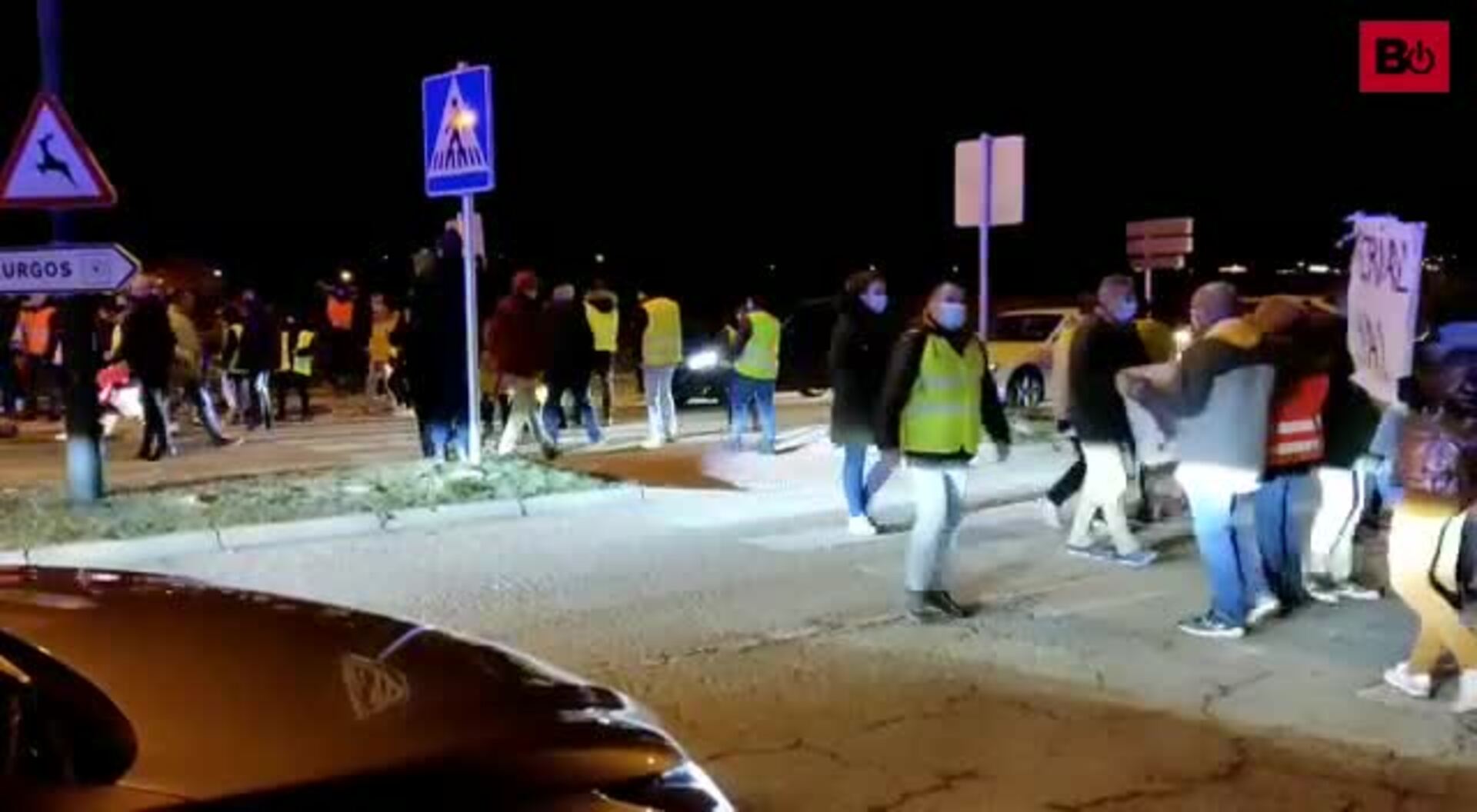 Los vecinos de Villatoro protestan en la calle contra las barracas