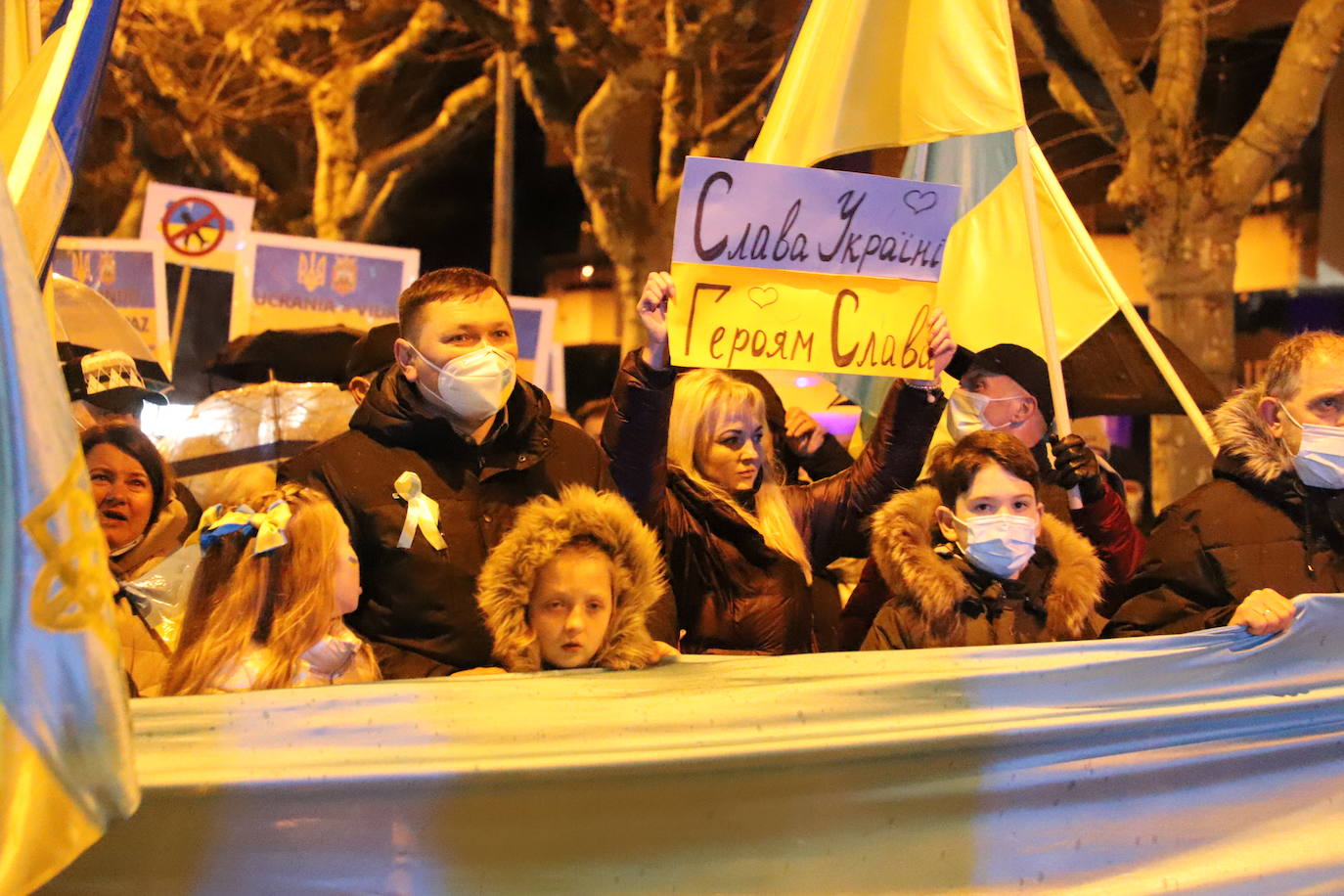 La comunidad ucraniana y los burgaleses, unidos en la manifestación por la paz en las calles de Burgos