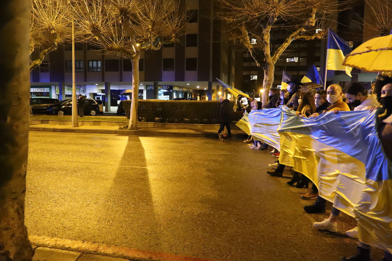 La comunidad ucraniana y los burgaleses, unidos en la manifestación por la paz en las calles de Burgos