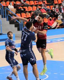 Imagen secundaria 2 - Balonmano en Burgos: Victoria contundente del UBU San Pablo