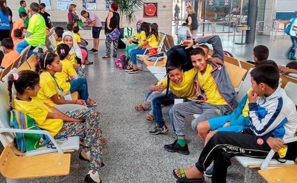 Niños saharauis del programa 'Vacaciones en paz' que acudieron a Burgos en ediciones anteriores. 