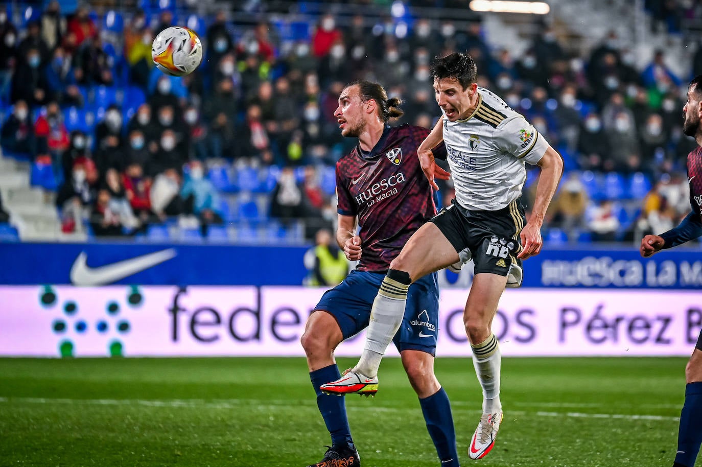 Fotos: El Burgos CF cae por la mínima ante el Huesca