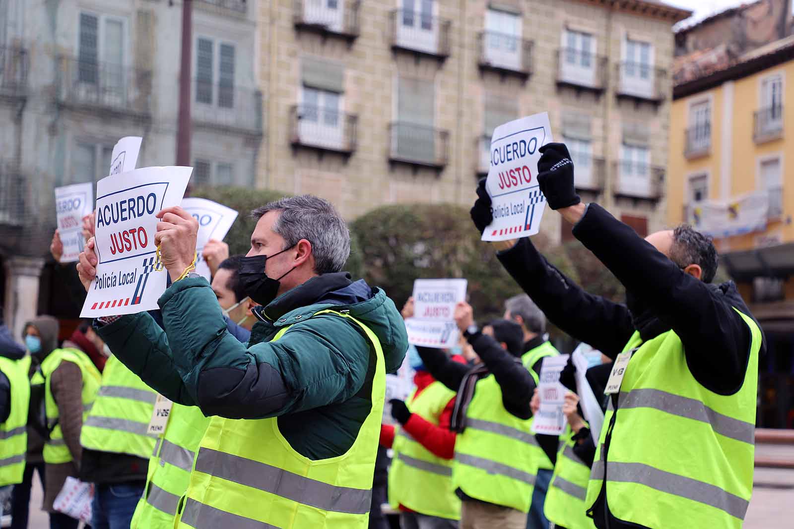 Fotos: Imágenes de la protesta de Policía Local en pleno del Ayuntamiento de Burgos