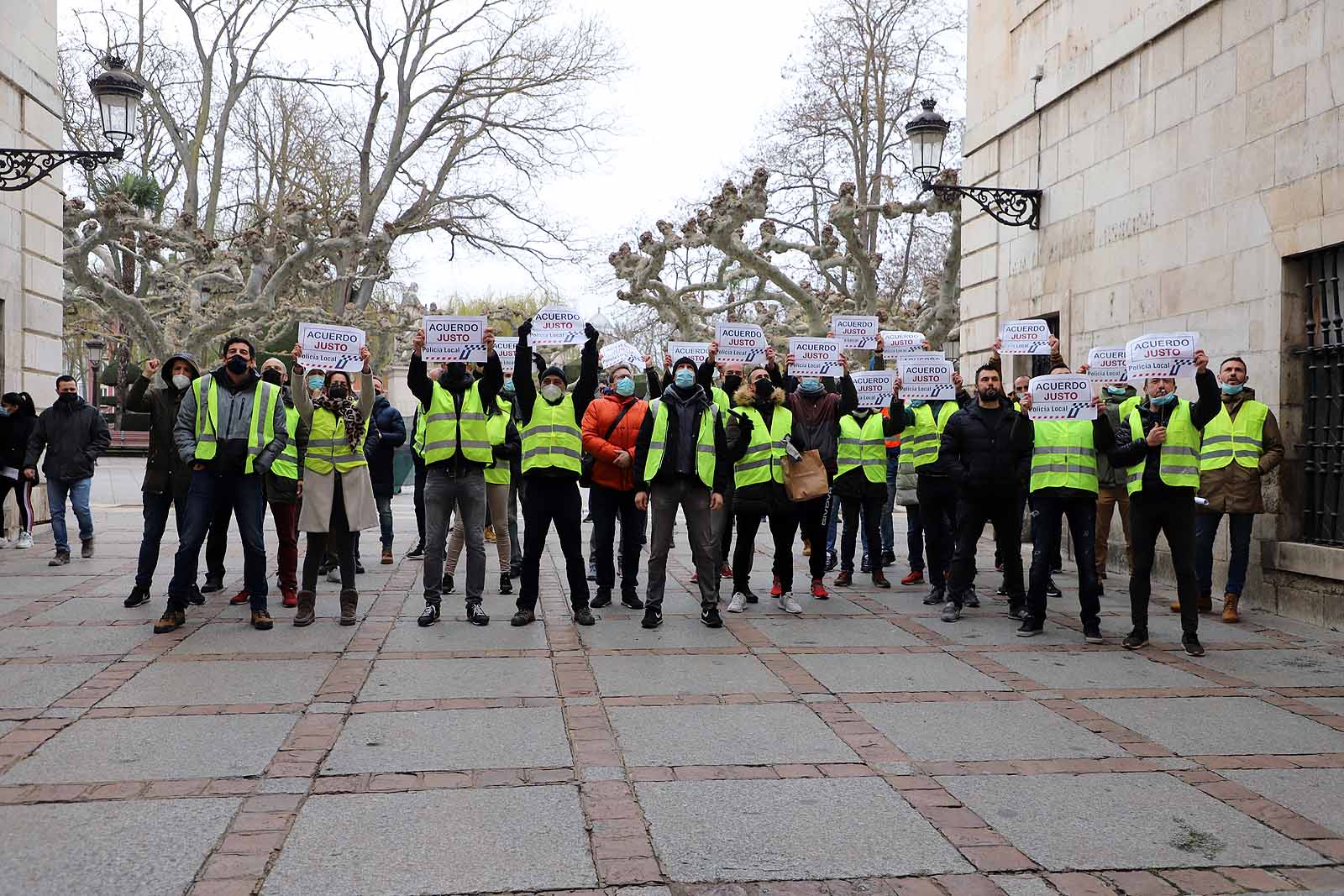 Fotos: Imágenes de la protesta de Policía Local en pleno del Ayuntamiento de Burgos