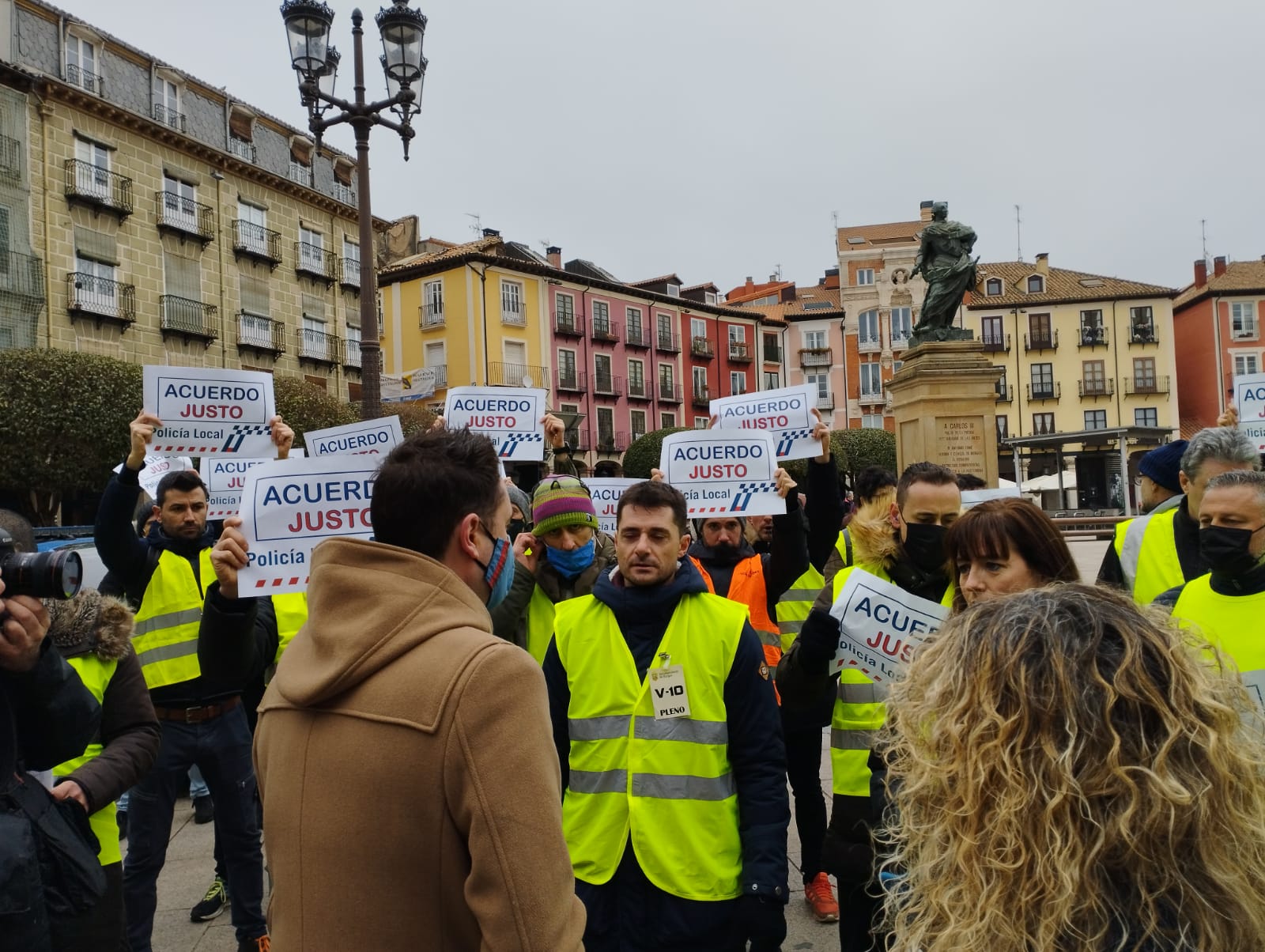 Fotos: Imágenes de la protesta de Policía Local en pleno del Ayuntamiento de Burgos