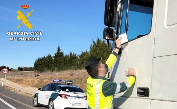 Investigan a dos transportistas por usar de forma fraudulenta el tacógrafo en Burgos