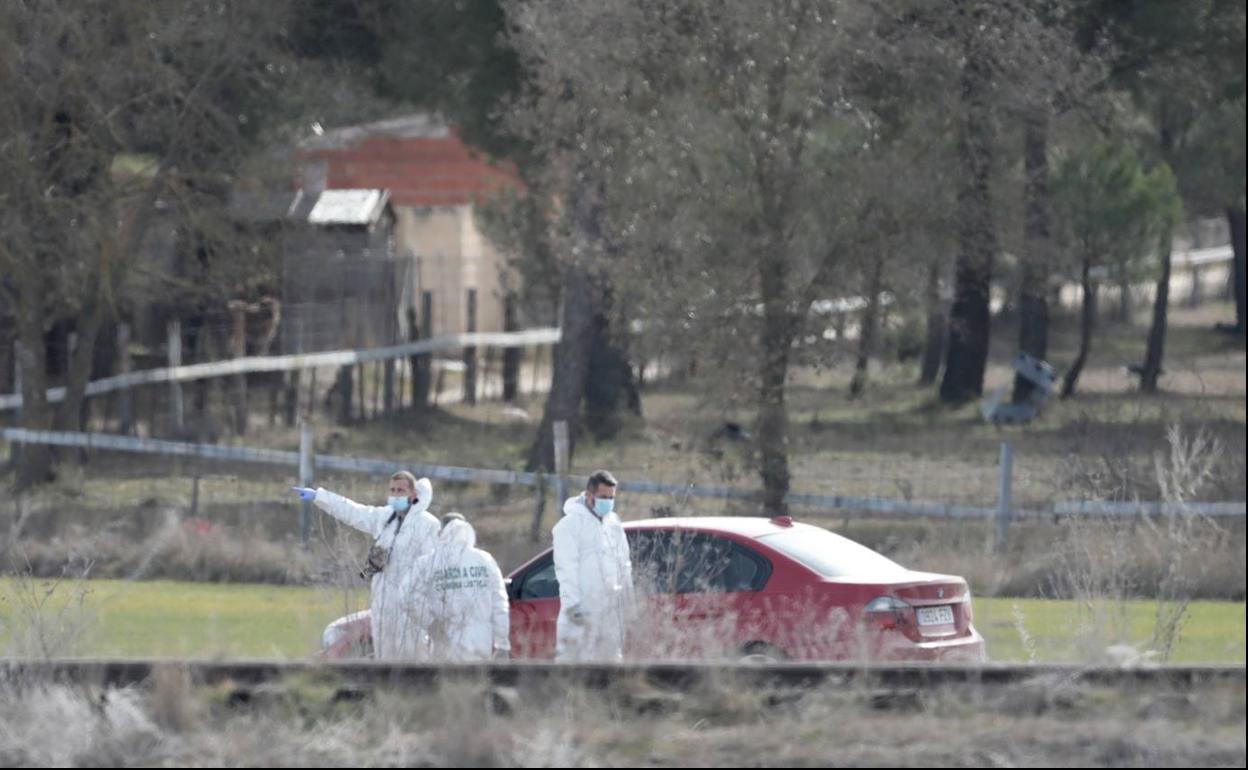 Efectivos de la Guardia Civil en el lugar en el que fue hallado el cuerpo de Esther López. 