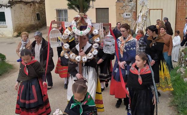 Imagen principal - Huerta de Rey retoma la recuperación de las tradiciones de Semana Santa