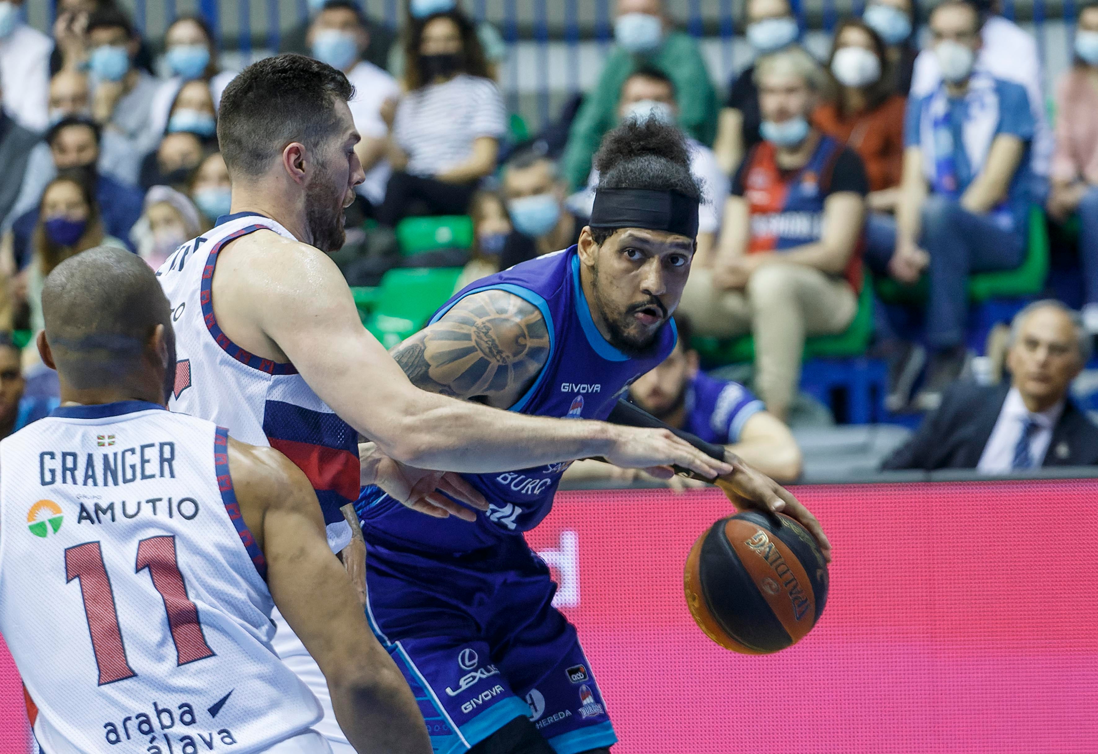 Fotos: El San Pablo no puede con Baskonia