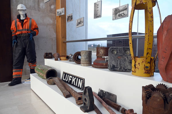 Fotos: El Museo del Petróleo mantiene viva la historia e impulsando el turismo en la comarca