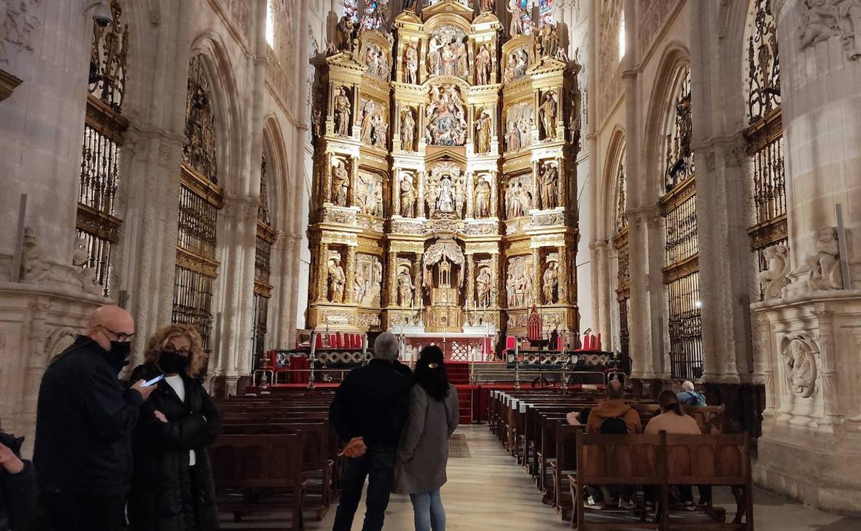 Visitantes en la Catedral de Burgos. 