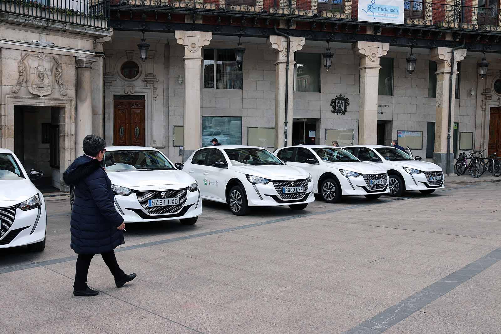 Fotos: El Ayuntamiento de Burgos estrena coches eléctricos