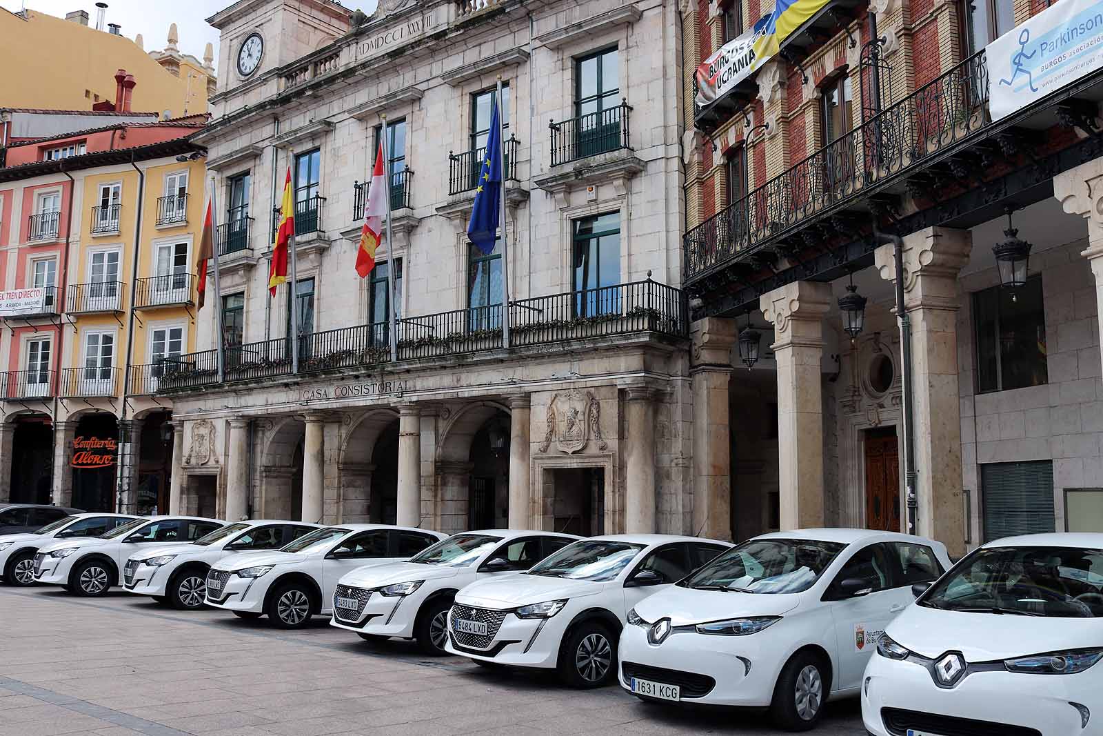 Fotos: El Ayuntamiento de Burgos estrena coches eléctricos