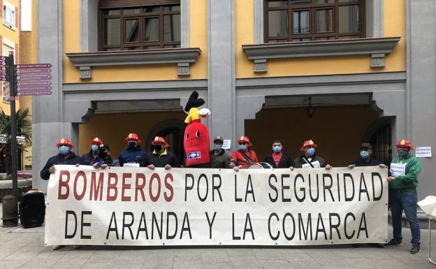 Los bomberos de Aranda denuncian que el parque queda cerrado cuando hay intervenciones