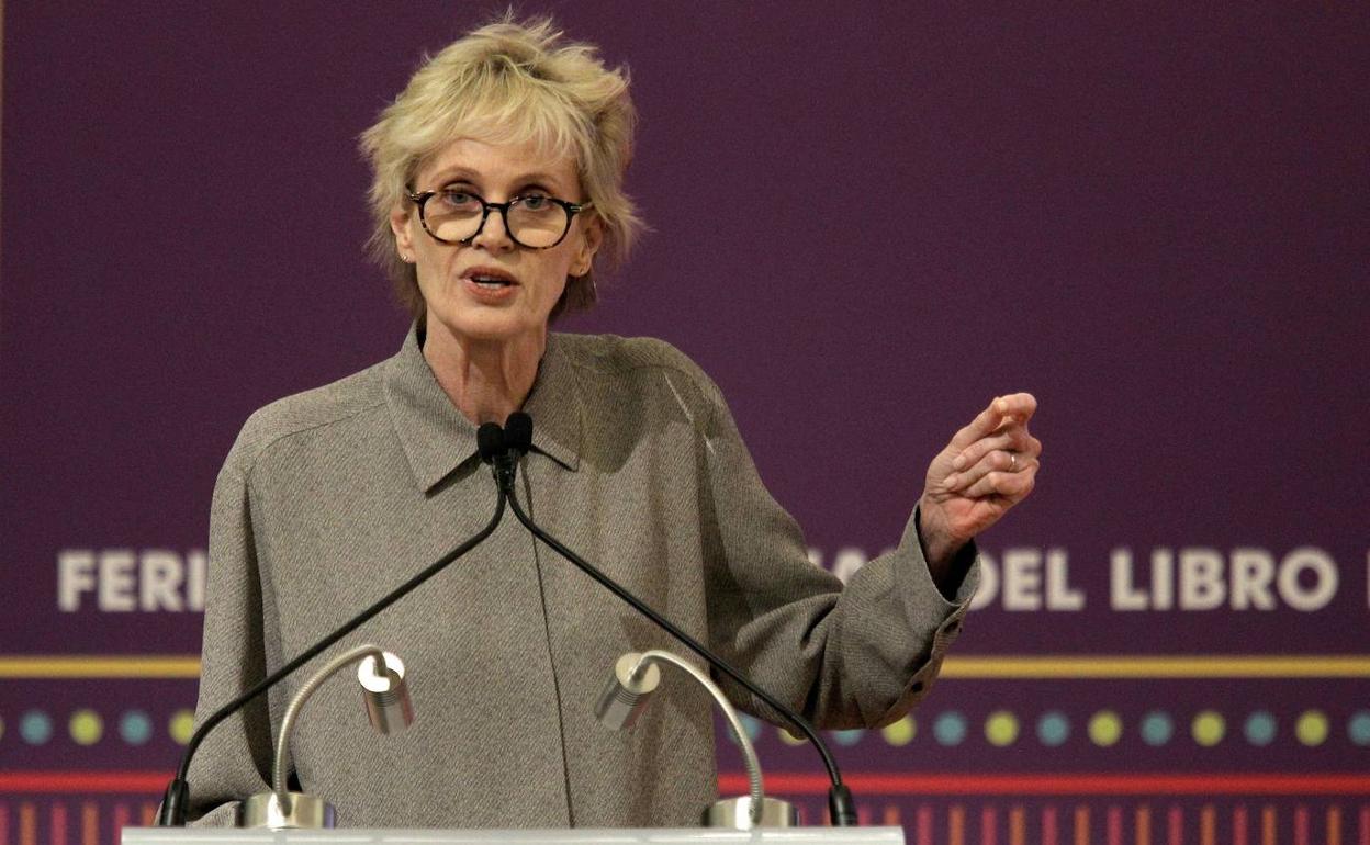 Siri Hustvedt, en diciembre de 2019, en la Feria Internacional del Libro de Guadalajara.