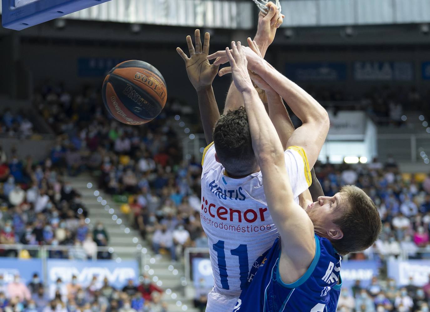 Fotos: El San Pablo no puede con Obradoiro