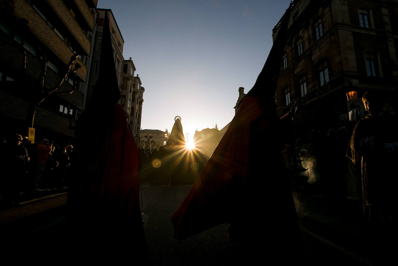 Fotos: La Soledad recorre el centro de Burgos