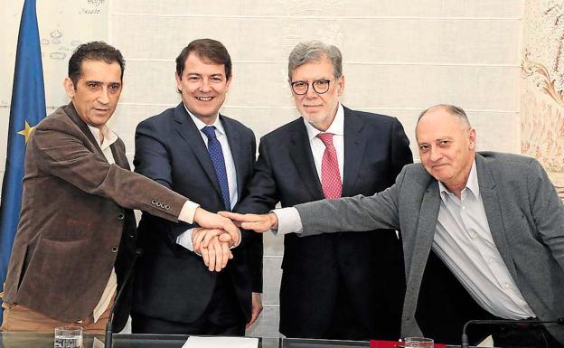 Faustino Temprano , Alfonso Fernández Mañueco, Vicente de Andrés y Santiago Aparicio firman varios acuerdos en el marco del Consejo del Diálogo Social