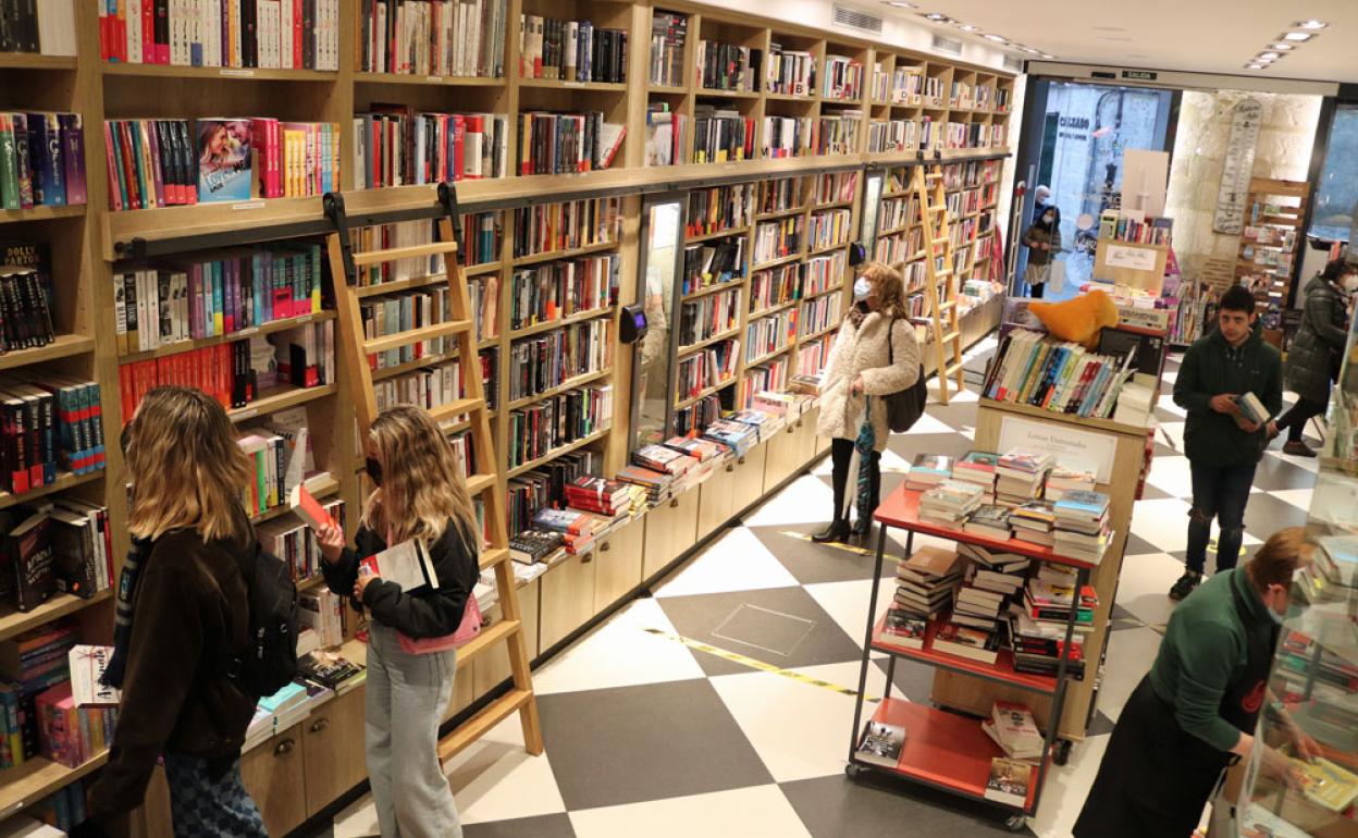 Las librerías han estado llenas tanto por la mañana como por la tarde.