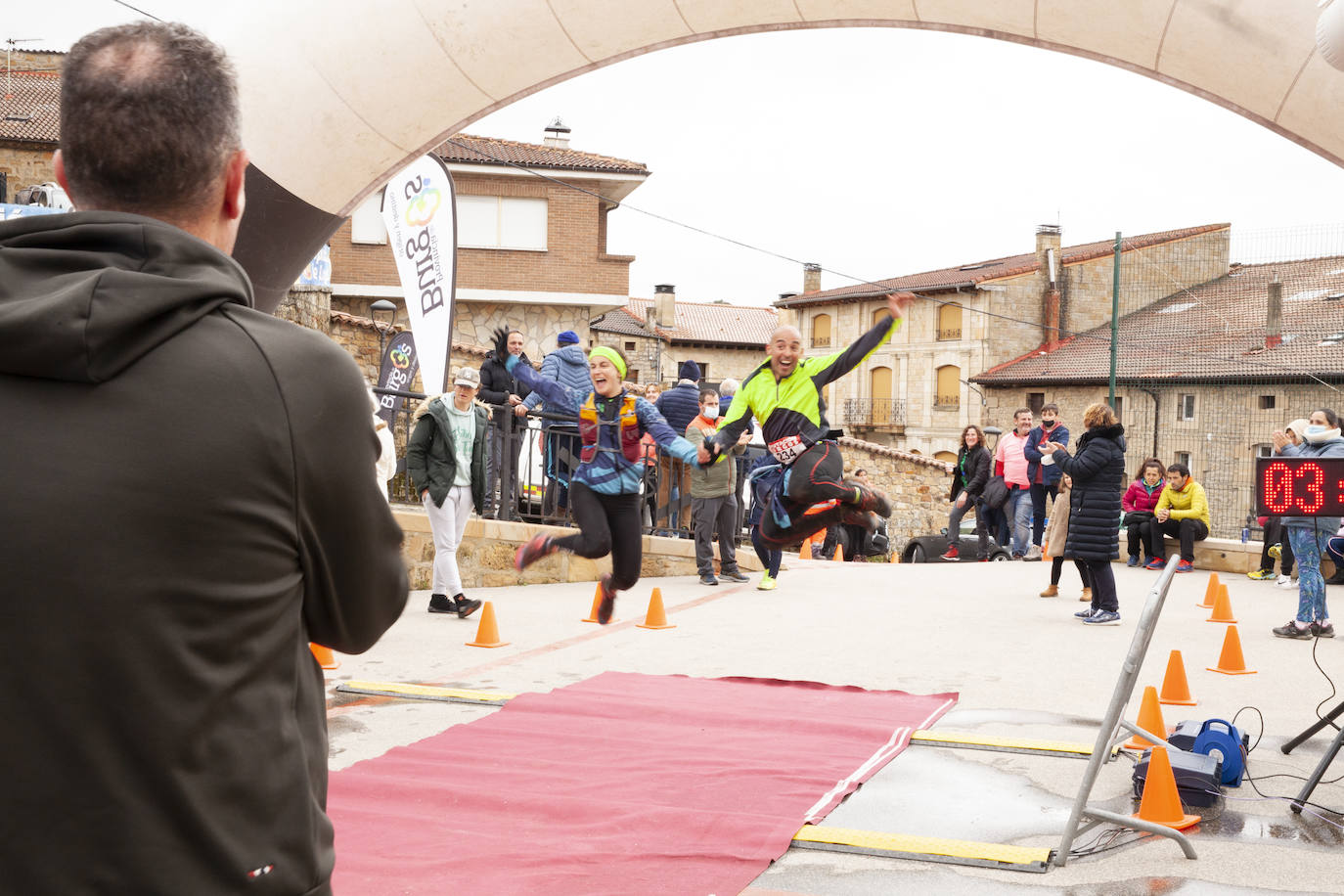 Fotos: La Muñalba Trail lleva a lleva a los participantes al límite en Regumiel de la Sierra