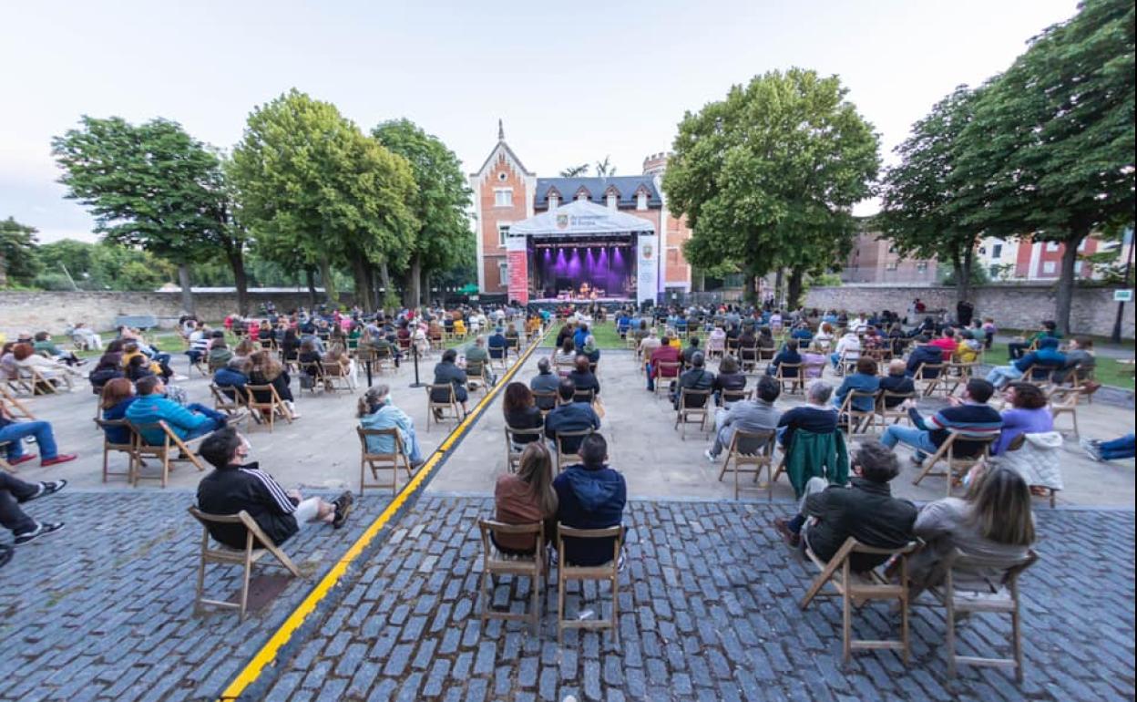 Los jardines del Palacio de la Isla ya han acogido actuaciones musicales organizadas por el Ayuntamiento de Burgos.