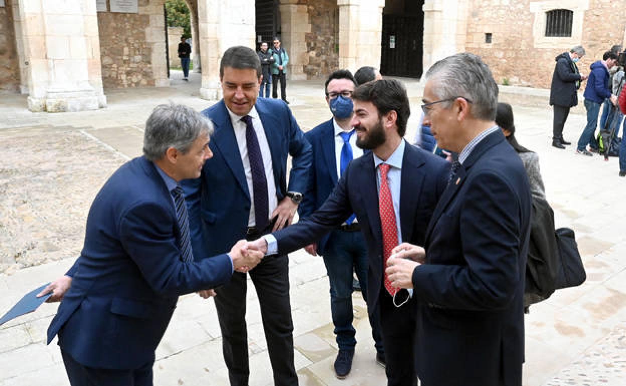 Juan García-Gallardo (Vox), vicepresidente de la Junta de Castilla y León, a su llegada a la UBU. 