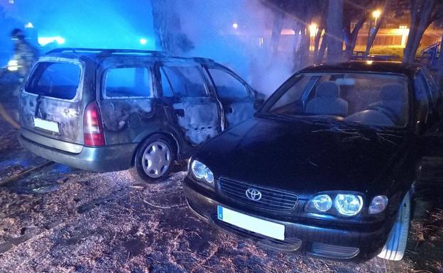 Se incendia un coche esta madrugada en Burgos