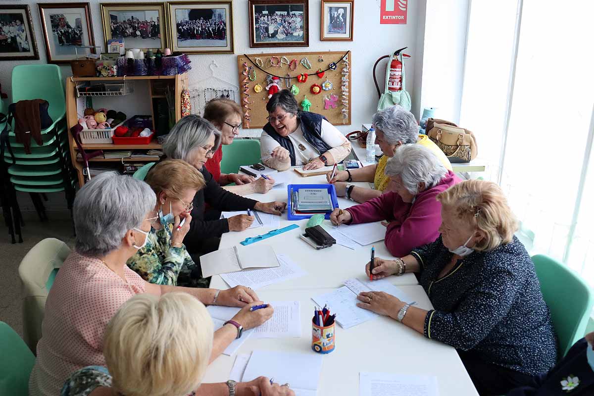 Fotos: Apoyo, cuidados, compañía y actividad: las Abuelas de Gamonal muestran sus ventajas