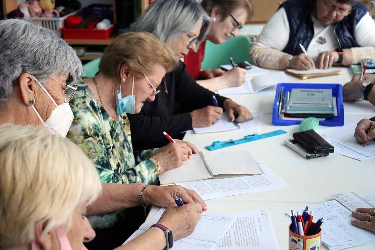 Fotos: Apoyo, cuidados, compañía y actividad: las Abuelas de Gamonal muestran sus ventajas