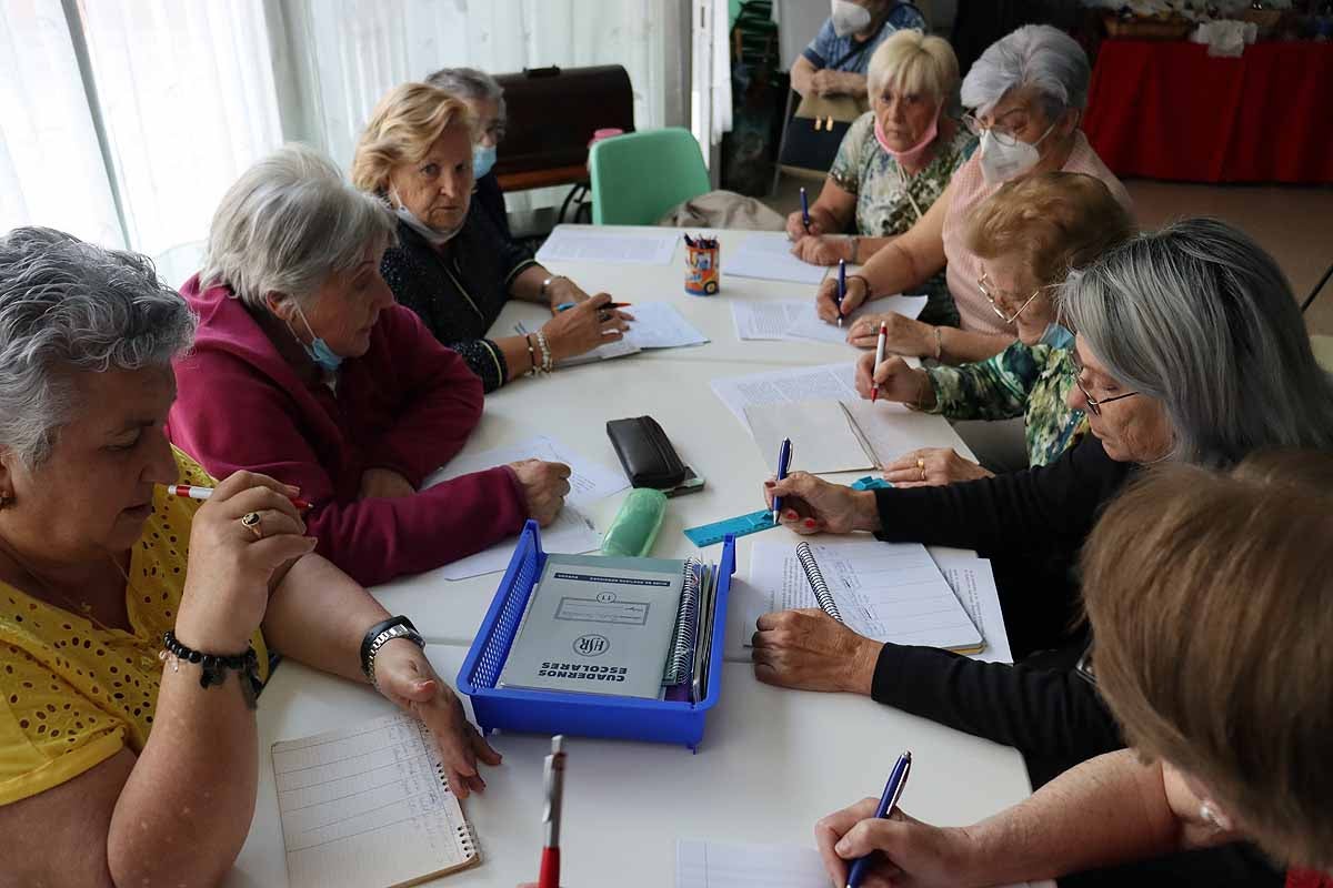 Fotos: Apoyo, cuidados, compañía y actividad: las Abuelas de Gamonal muestran sus ventajas