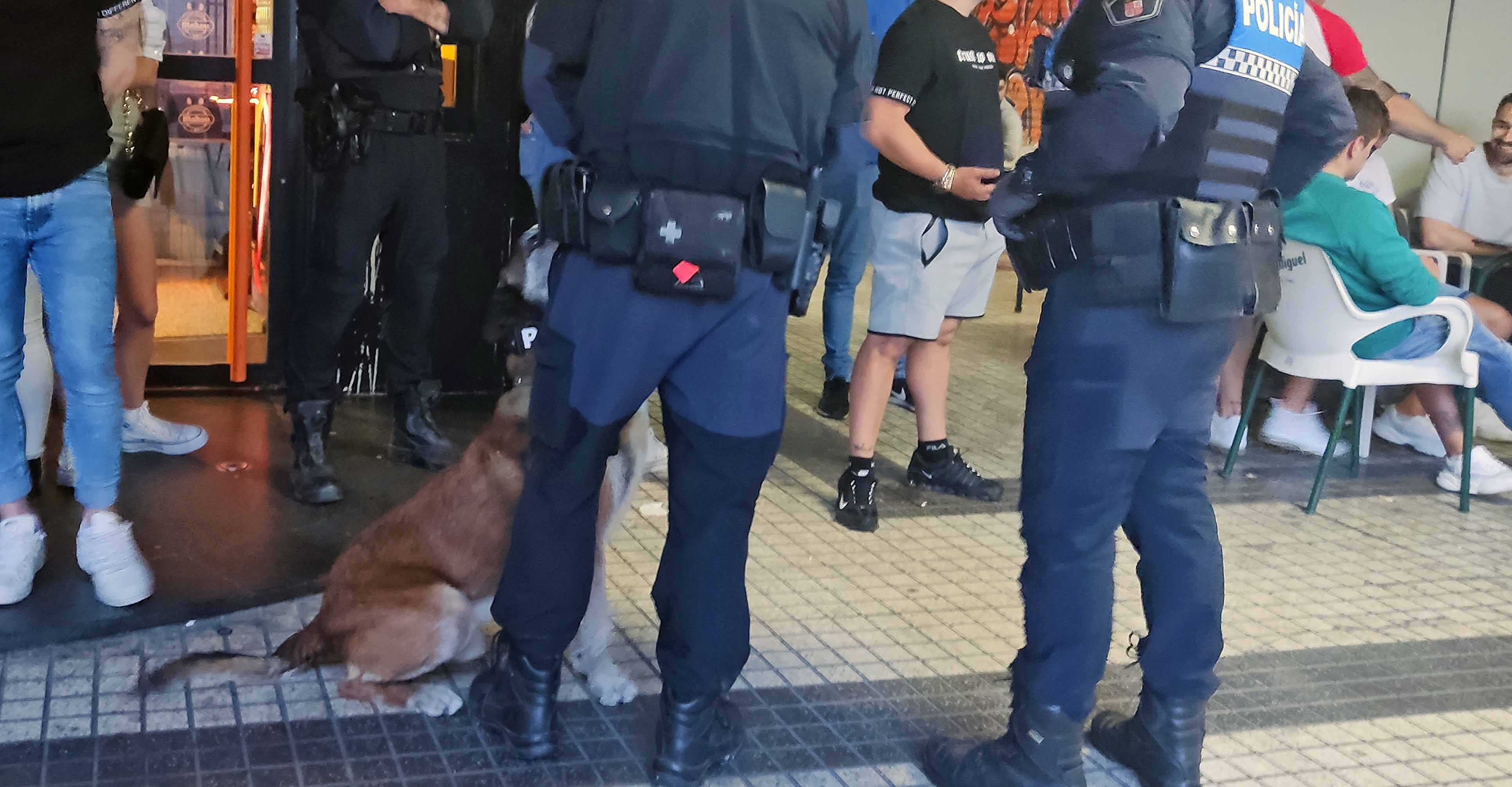 Fotos: Una noche de viernes de patrulla con la Policía Local de Burgos