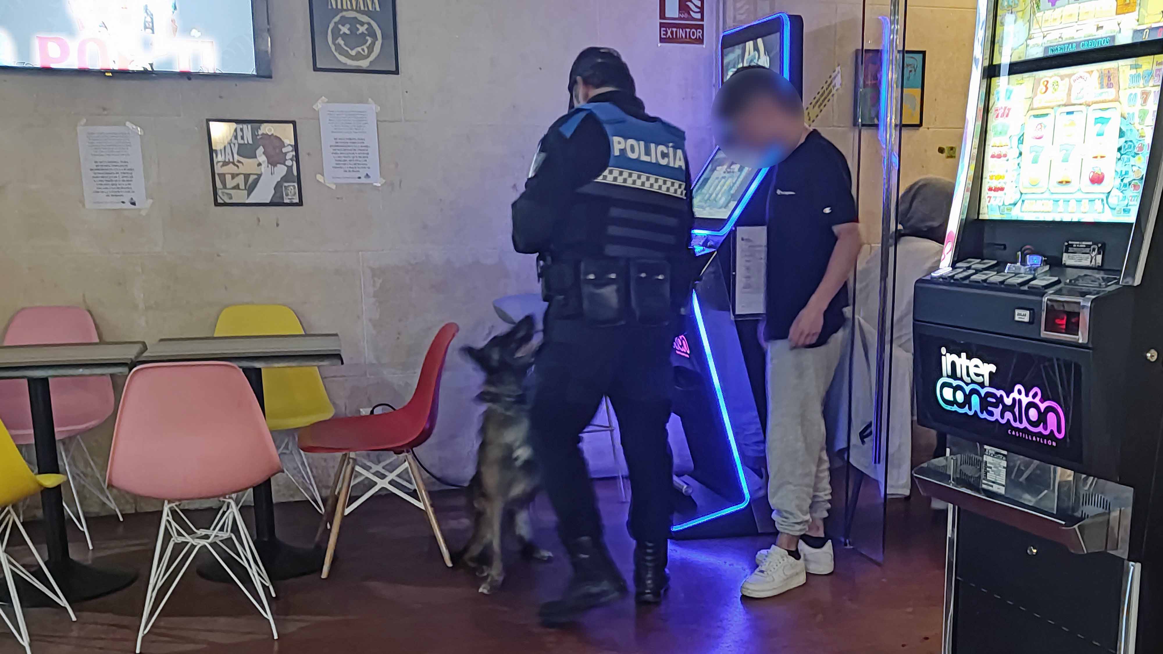 Fotos: Una noche de viernes de patrulla con la Policía Local de Burgos